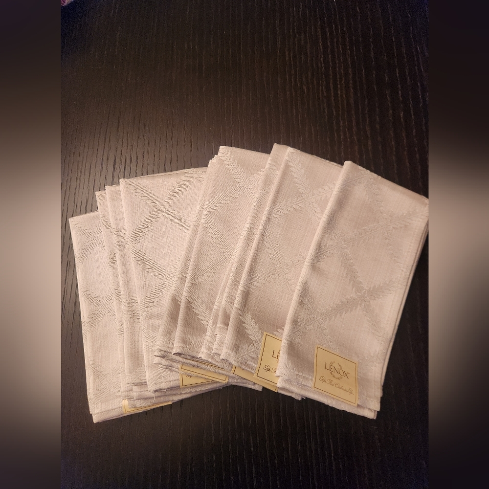 12 Lenox Napkins